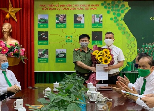 Lái xe taxi Mai Linh tố giác người nhập cảnh trái phép