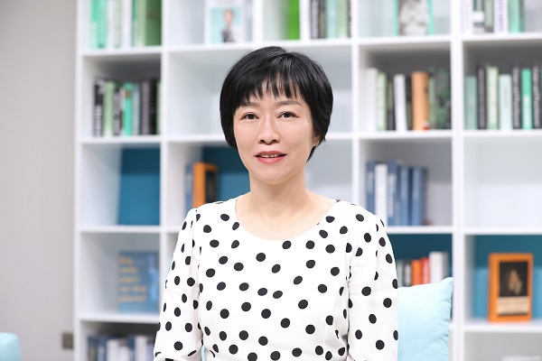 Catherine Chen, Phó Chủ tịch Cấp cao và Giám đốc Hội đồng Quản trị của Huawei phát biểu bài phát biểu quan trọng tại Diễn đàn Doanh nghiệp có trách nhiệm 2021