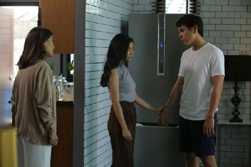 Hùng hổ theo chị gái đi đánh ghen nhưng khi nhìn rõ mặt 2 kẻ trong nhà nghỉ, tôi mới là người chết lặng