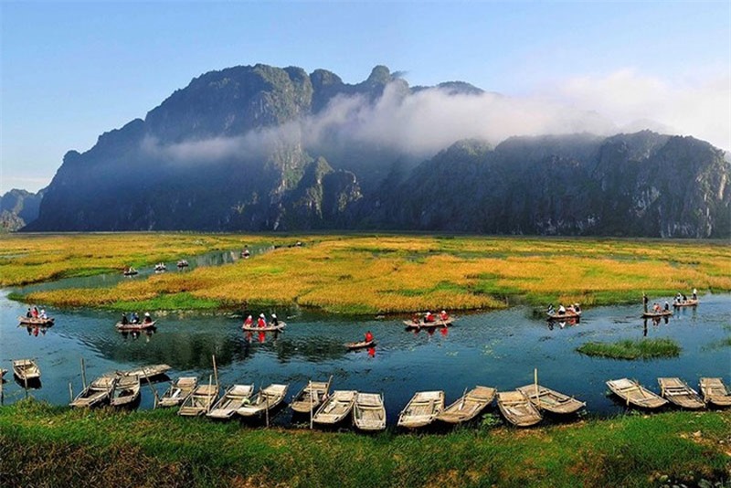 Vùng đất ngập nước Vân Long là một khu vực đa dạng về hệ sinh thái. Ngoài hai hệ sinh thái chủ yếu là đất ngập nước và rừng trên núi đá vôi còn có cả hệ sinh thái đồng ruộng, bãi cỏ, nương rẫy và hệ sinh thái làng bản. Ảnh: Vietnamtourism.