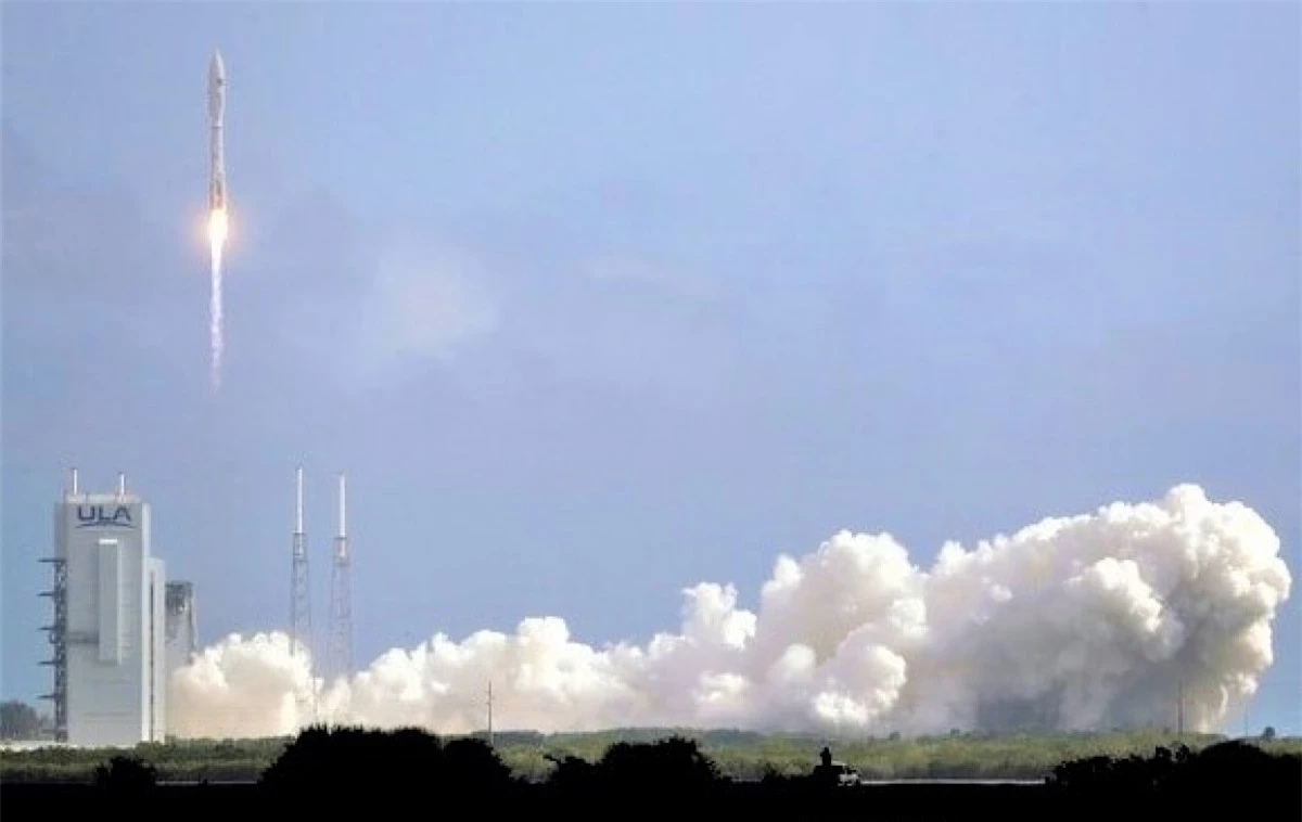 Vụ phóng X-37B bằng tên lửa Atlas V; Nguồn: defensenews.com