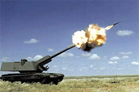 Ngac nhien thap phao 155 mm tren khung gam xe tang T-72