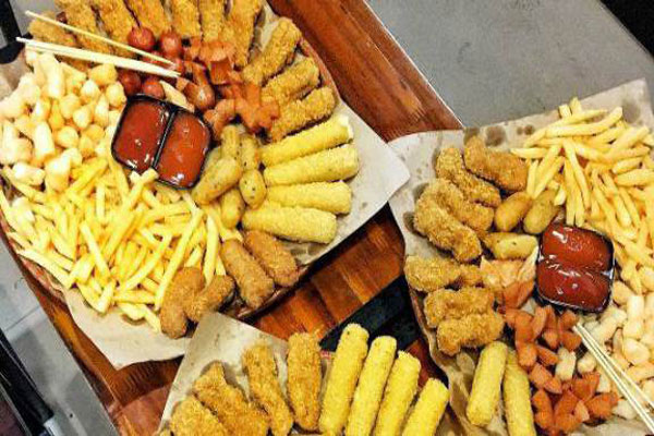 Tại sao bạn luôn thèm đồ ăn vặt?