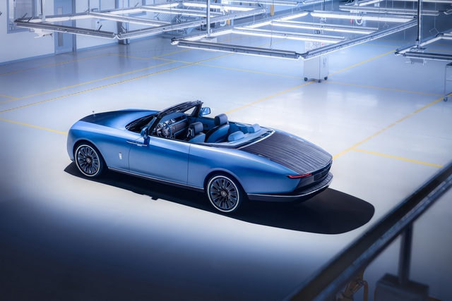 Cận cảnh siêu phẩm mới giá 28 triệu USD của Rolls-Royce