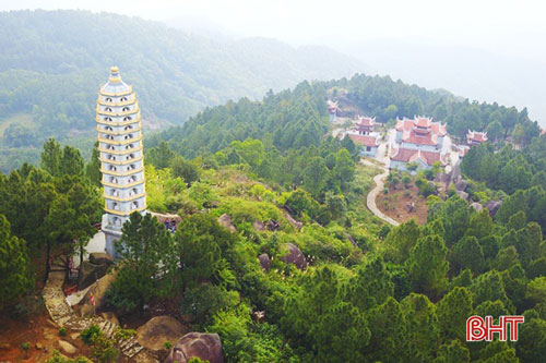 Ngôi chùa nào được ca tụng là 'Hoan Châu đệ nhất danh lam'?