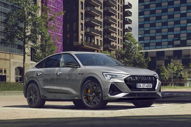 Audi e-tron S Line Black Edition. Audi e-tron S Line Black Edition.