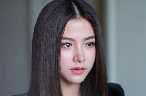 Nộp đơn xin nghỉ việc, sếp nhẹ nhàng đưa một chiếc túi đầy tiền khiến tôi rơi nước mắt