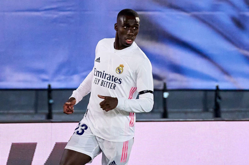 Hậu vệ trái: Ferland Mendy.