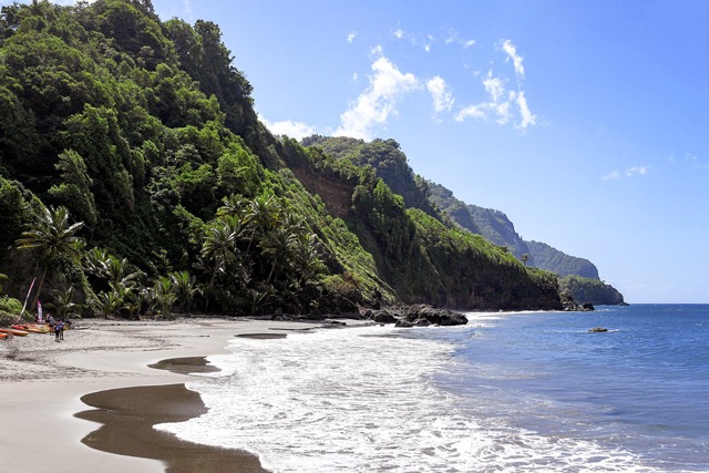 Kỳ lạ hòn đảo giúp con người tăng chiều cao, 1m8 vẫn bị coi là "người lùn"