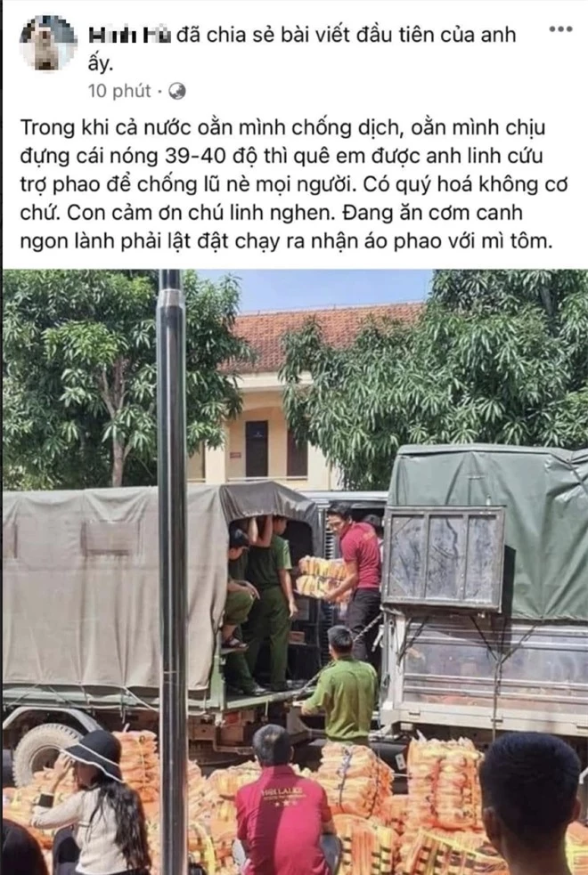 Rầm rộ ảnh đoàn NS Hoài Linh cứu trợ áo phao và mì tôm khi người dân đang chống Covid-19 giữa hè, thực hư ra sao? - Ảnh 2.