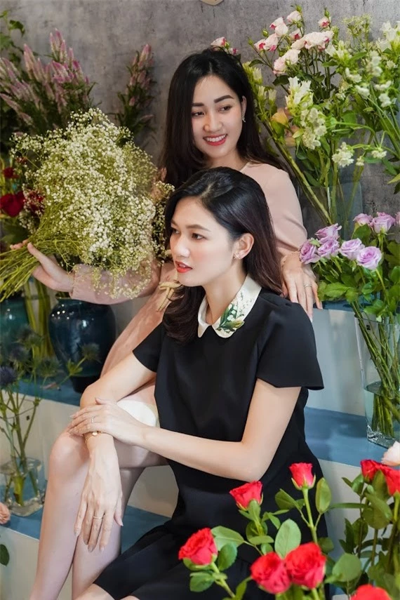 Hoa hậu Ngọc Hân, Đỗ Mỹ Linh và dàn mỹ nhân trổ tài cắm hoa - Ảnh 2.