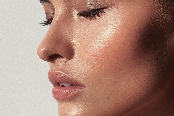 7 lý do khiến làn da bị nhờn, đổ dầu thường xuyên