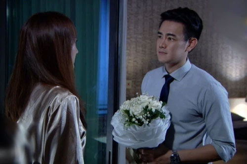 Sau 1 năm bệnh tật được vợ chăm sóc tận tình, chồng "thưởng" sổ tiết kiệm tiền tỷ nhưng lại nhận về từ cô kết quả tê tái