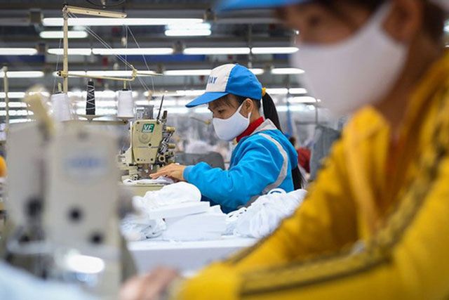 H&#x1ED7; tr&#x1EE3; doanh nghi&#x1EC7;p &quot;v&#x1B0;&#x1EE3;t b&#xE3;o&quot; COVID-19: Sao cho &#x111;&#xFA;ng v&#xE0; tr&#xFA;ng?