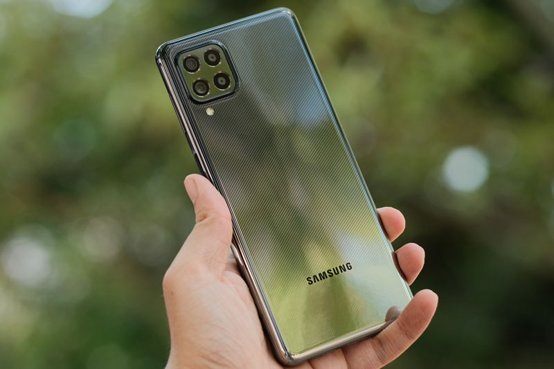 Trên tay Samsung Galaxy M62: Pin 7.000 mAh, RAM 8 GB, giá 9,99 triệu ở Việt Nam