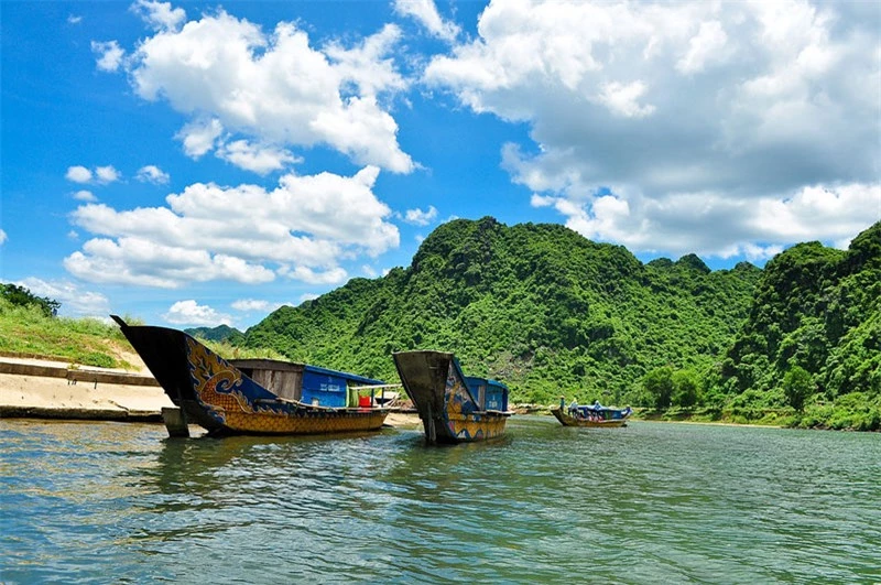 Sông Son (sông Tróc) là chi lưu của sông Gianh ở Bắc Trung Bộ Việt Nam. Ảnh: Kenny_Huynh.