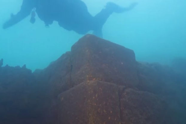 Đi săn quái vật hồ Van nhưng lại tìm ra một lâu đài bí ẩn 3.000 năm tuổi