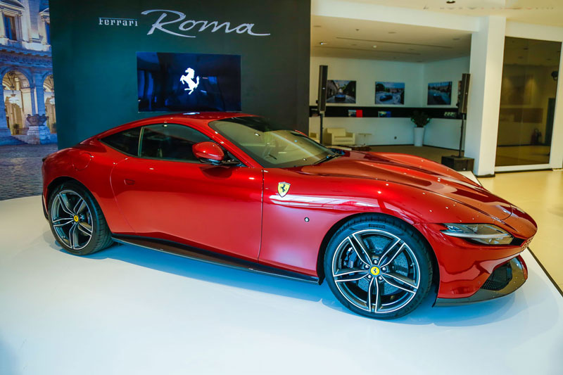 Chi ti&#x1EBF;t si&#xEA;u xe Ferrari Roma v&#x1EEB;a ra m&#x1EAF;t t&#x1EA1;i Vi&#x1EC7;t Nam