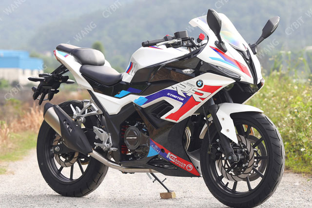 Môtô Trung Quốc 'nhái' thiết kế BMW S 1000 RR