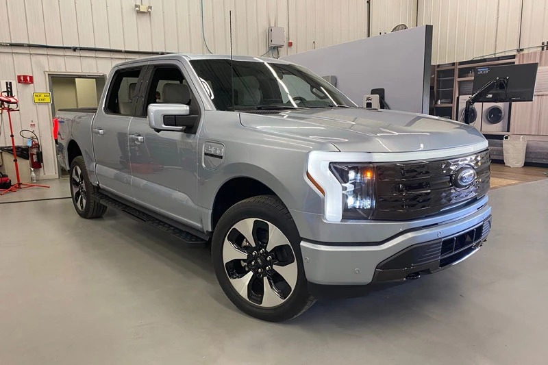 7. Ford F-150 Lighting Pro Electric.