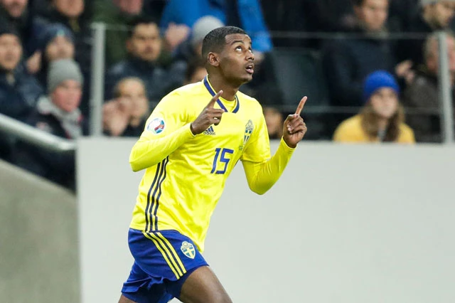 9. Alexander Isak (21 tuổi, vị trí sở trường: tiền đạo, ĐT Thụy Điển).