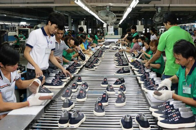 Xuất khẩu dệt may, da giày có nhiều tín hiệu khởi sắc