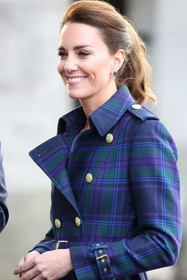 Chi tiết tế nhị chứng minh Công nương Kate luôn hướng về nhà chồng và chăm chỉ sự nghiệp phục vụ hoàng gia Anh - Ảnh 6.
