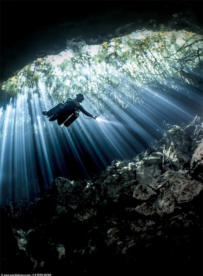 Khám phá hang động dưới nước đẹp bí ẩn ở Mexico 7