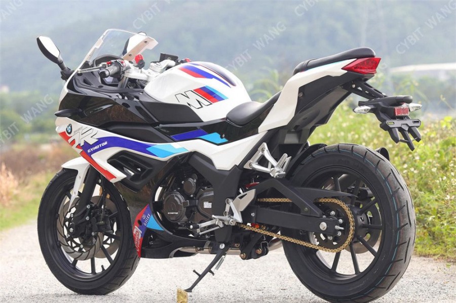 Môtô Trung Quốc sao chép thiết kế BMW S 1000 RR Môtô Trung Quốc sao chép thiết kế BMW S 1000 RR