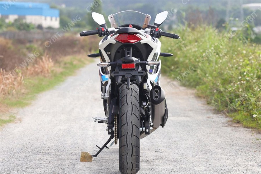 Môtô Trung Quốc sao chép thiết kế BMW S 1000 RR Môtô Trung Quốc sao chép thiết kế BMW S 1000 RR