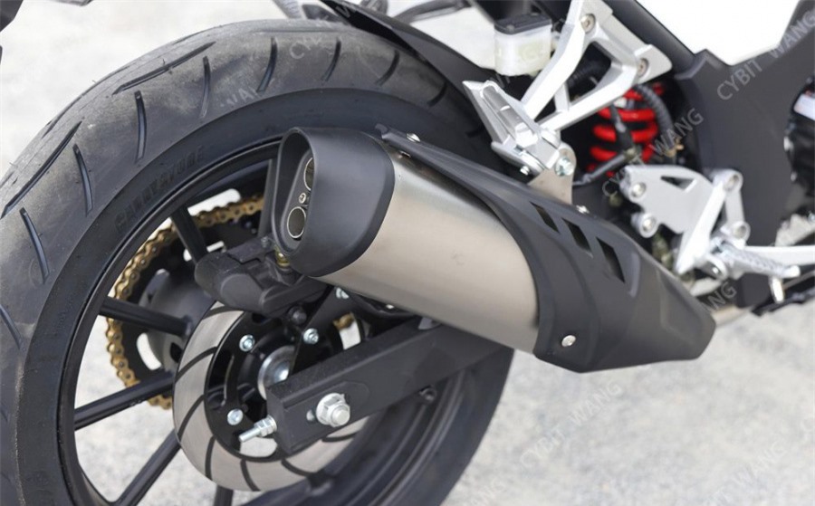 Môtô Trung Quốc sao chép thiết kế BMW S 1000 RR Môtô Trung Quốc sao chép thiết kế BMW S 1000 RR