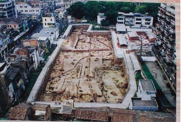 Tìm thấy “vua gạch” nặng 600kg trong cung điện 2.000 năm tuổi, chuyên gia khẳng định ngay: Công nghệ hiện đại không thể sao chép!