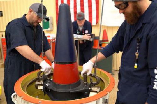 Mỹ gặp khó với bộ ba hạt nhân