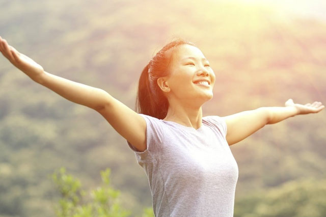 Người hạnh phúc không bận tâm điều gì?