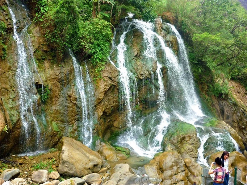 Thác Tiên Sa ở bản Cát Cát. Ảnh: Trường Xuân. Thác Tiên Sa ở bản Cát Cát. Ảnh: Trường Xuân.