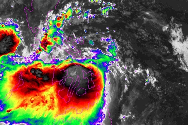Ảnh chụp vệ tinh bão Choi-wan: Cơ quan Quản lý Khí quyển và Đại dương Quốc gia (NOAA).