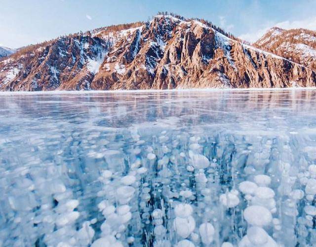 Hồ nước tuyệt đẹp, được cho là chứa hàng tấn vàng nhưng chẳng ai dám khai thác