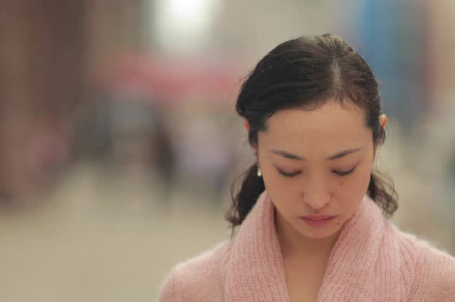 Mời vợ chồng tôi đến ăn cơm nhưng hành động của chị dâu trong bếp khiến tôi bất mãn vô cùng