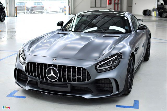 Những siêu xe chính hãng tầm giá 20 tỷ đồng đáng mua tại Việt Nam