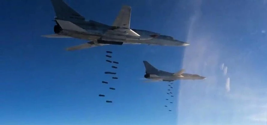 Máy bay Tu-22M thả bom ở Syria năm 2015.