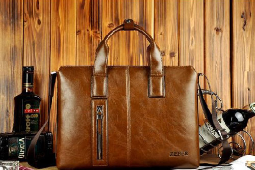 Mẹo nhỏ giúp bạn làm sạch vết bẩn và làm mới túi xách