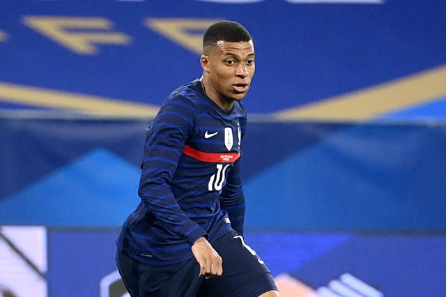 1. Kylian Mbappe (đội tuyển Pháp, định giá chuyển nhượng: 160 triệu euro). 1. Kylian Mbappe (đội tuyển Pháp, định giá chuyển nhượng: 160 triệu euro).