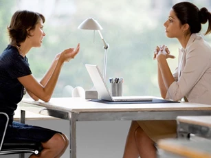 Nghệ thuật xây dựng mối quan hệ tốt đẹp với đồng nghiệp