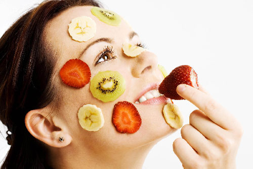 Đắp mặt nạ trái cây chưa hẳn đã 'lành tính' cần thận trọng