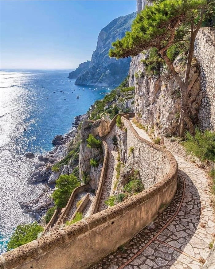 Choáng ngợp Capri – hòn đảo không Covid-19 ở châu Âu, điểm nghỉ dưỡng siêu cao cấp của người giàu trời Tây - Ảnh 5.