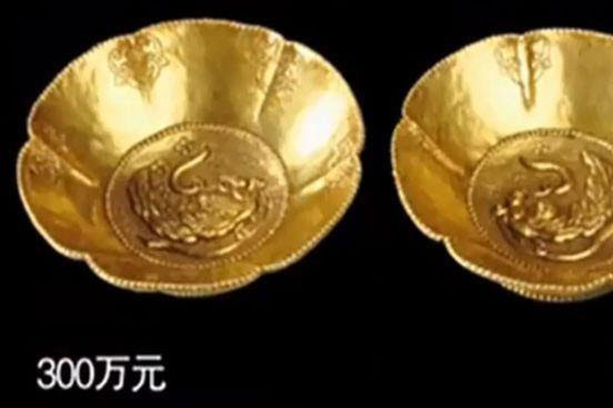 Người đàn ông mang đôi bát vàng giá 10 tỷ đến chương trình kiểm nghiệm bảo vật, chuyên gia: Tôi sợ bạn không chịu nổi