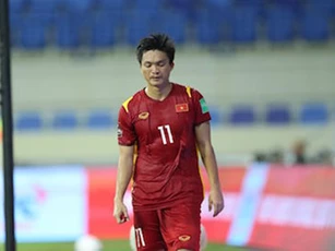 Tuấn Anh bị đau cổ chân, Văn Toàn đau hông sau 'khổ chiến' với Indonesia
