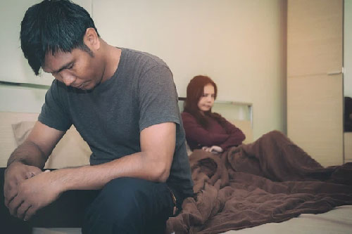 Chị dâu gọi điện hỏi vay tiền, vợ tôi đứng bật dậy nói thẳng một câu khiến tôi ngã ngửa