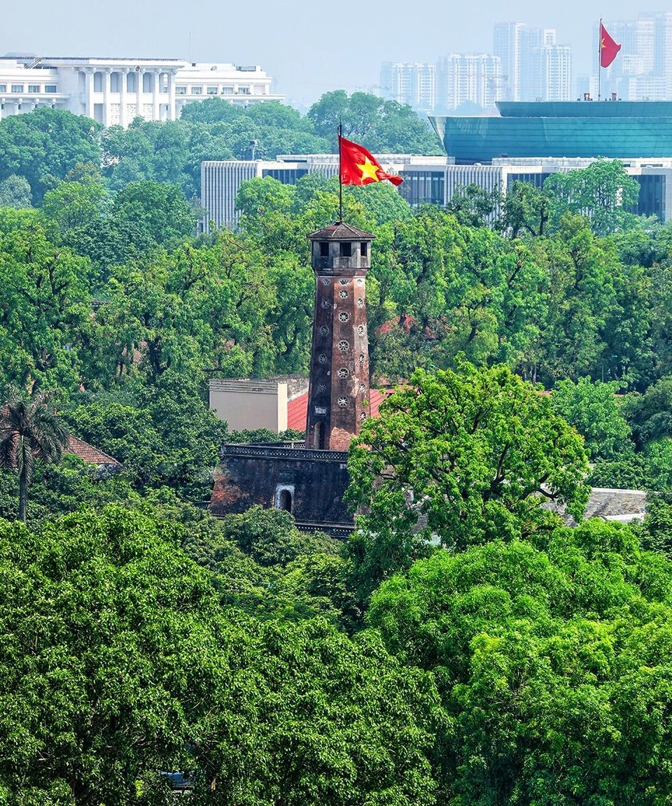 Cột cờ Hà Nội, hay Kỳ đài, là một trong những công trình còn nguyên vẹn và hoành tráng nhất thuộc Khu trung tâm Hoàng thành Thăng Long - Hà Nội, Di sản Văn hóa Thế giới được UNESCO công nhận năm 2010. Ảnh: Vũ Minh Quân.