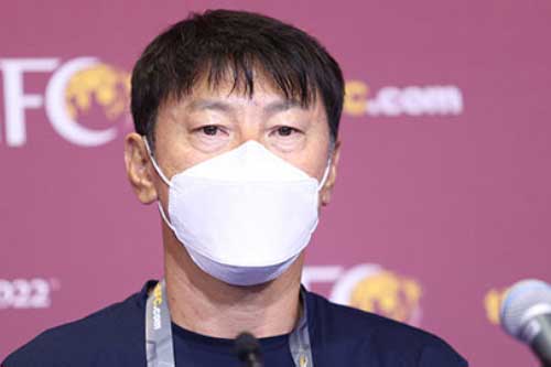 HLV Shin Tae Yong: 'Cầu thủ Indonesia tự đá rắn, không phải chiến thuật của tôi'